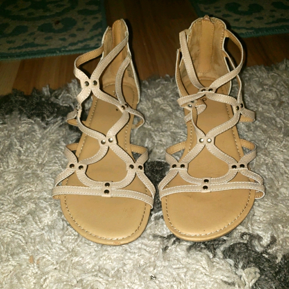 Tan sandels